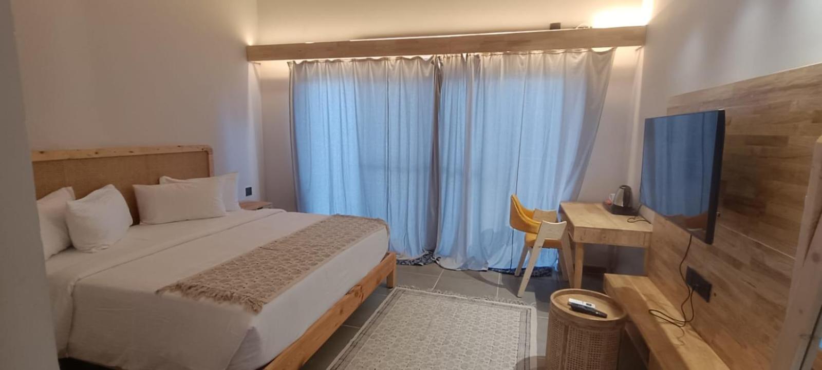 V Hotels And Resorts Chirala ภายนอก รูปภาพ
