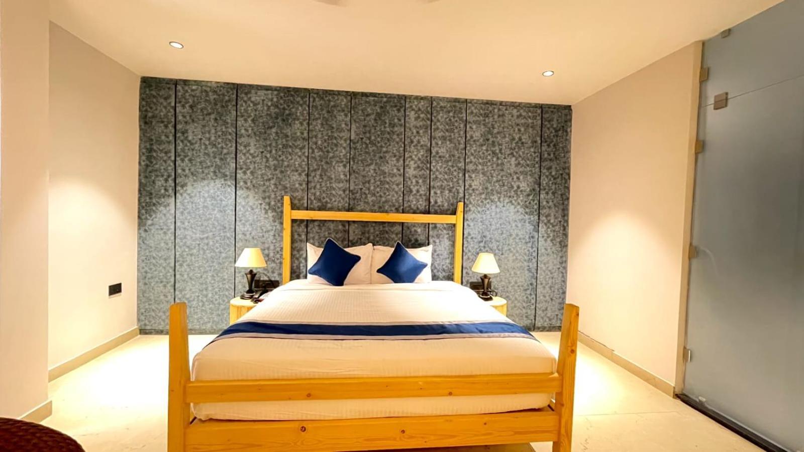 V Hotels And Resorts Chirala ภายนอก รูปภาพ